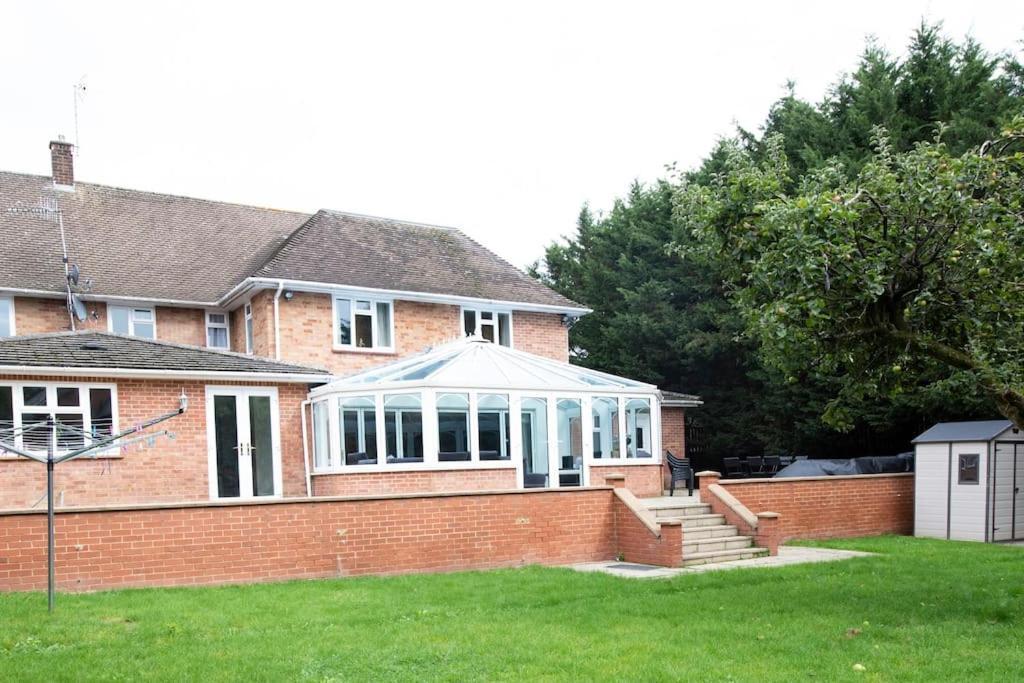Luxury 6 Bedroom House With Parking - Northwood Northwood  Exteriér fotografie